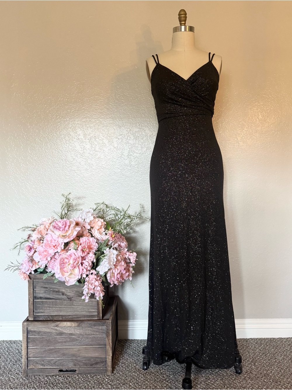 Elegant Black Sparkle Spaghetti Strap Evening Dress